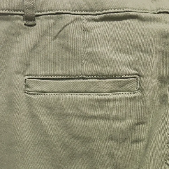 Women's Cropped Wide Leg Pants - Picture 5 of 6